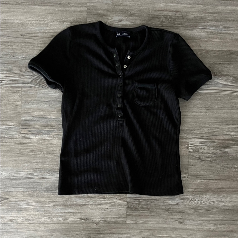 GAP Black Short Sleeve Tee